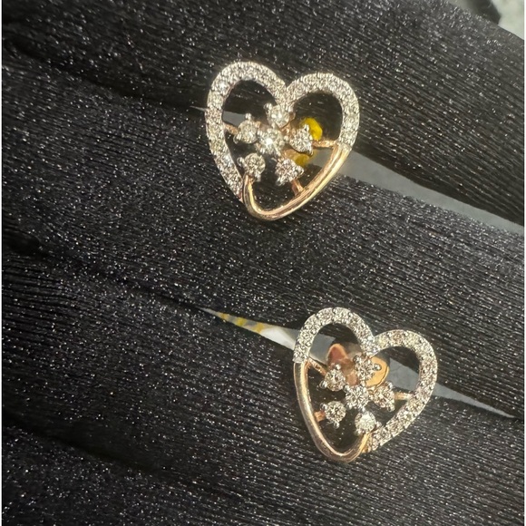 Heart diamond earrings studs